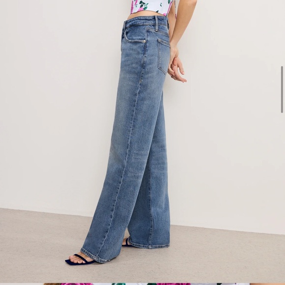 Good American Good Ease Relaxed Fit Jeans (Black, not Blue -pic only) - Picture 4 of 8